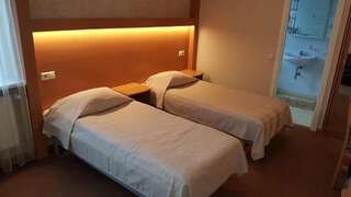 Отели типа «постель и завтрак» Home B&B Каунас Двухместный номер с 2 отдельными кроватями-8